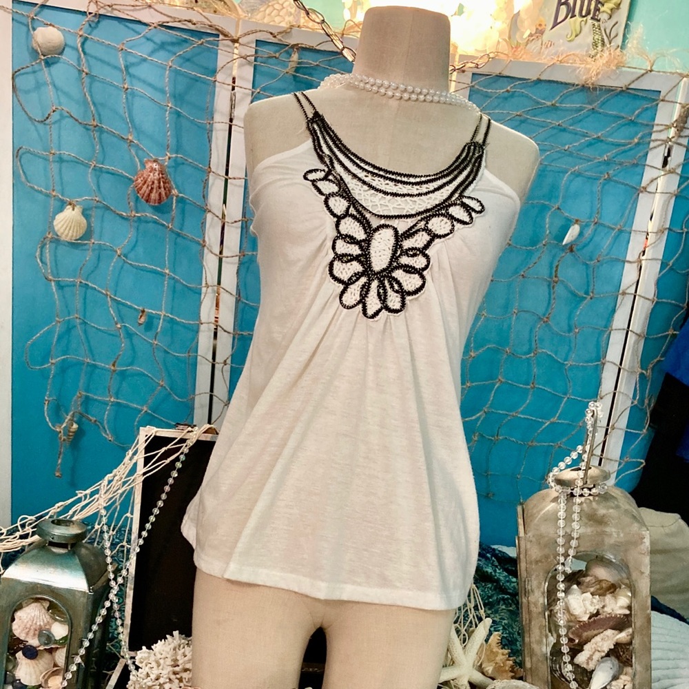 Women’s Sleeveless Top
